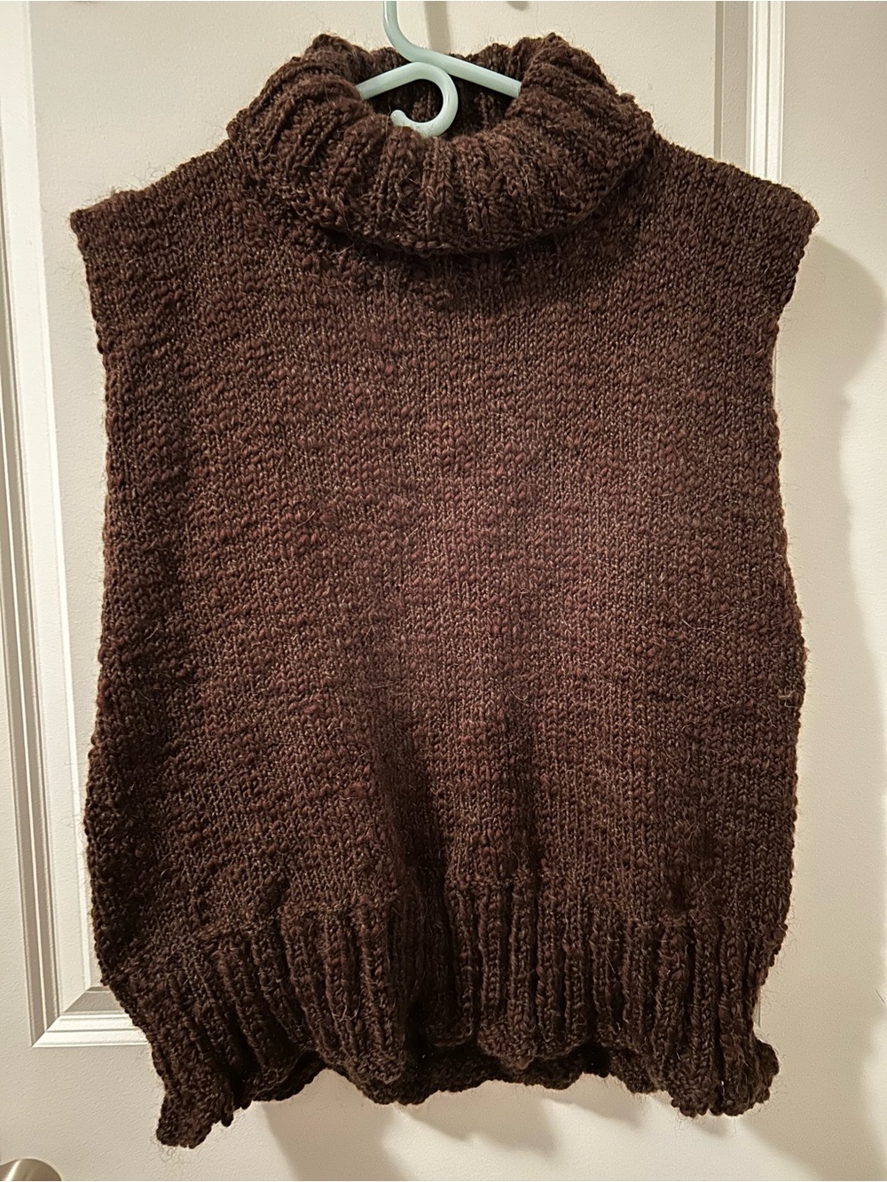 Chunky Turtleneck Sleeveless Sweater Vest - Brown